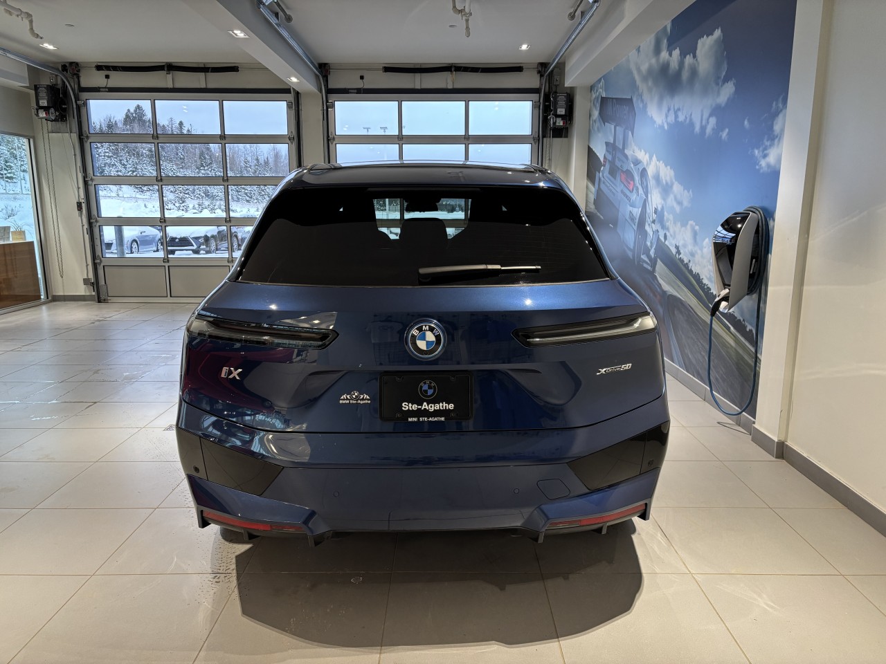 2023 BMW iX - Image 5