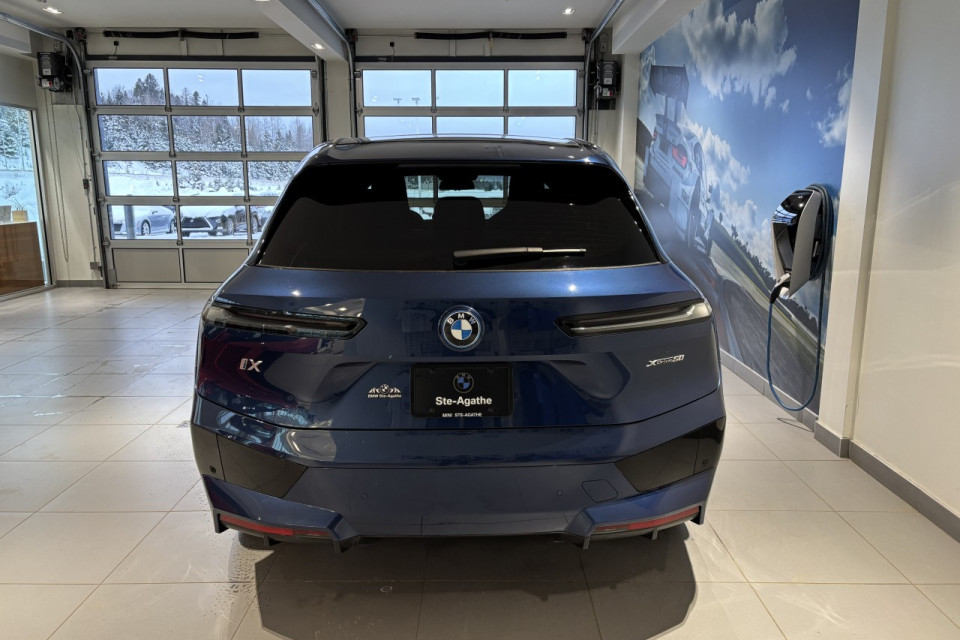 2023 BMW iX - Image 5