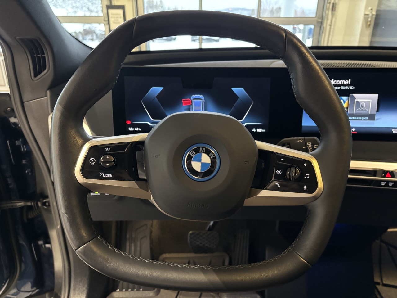 2023 BMW iX - Image 15