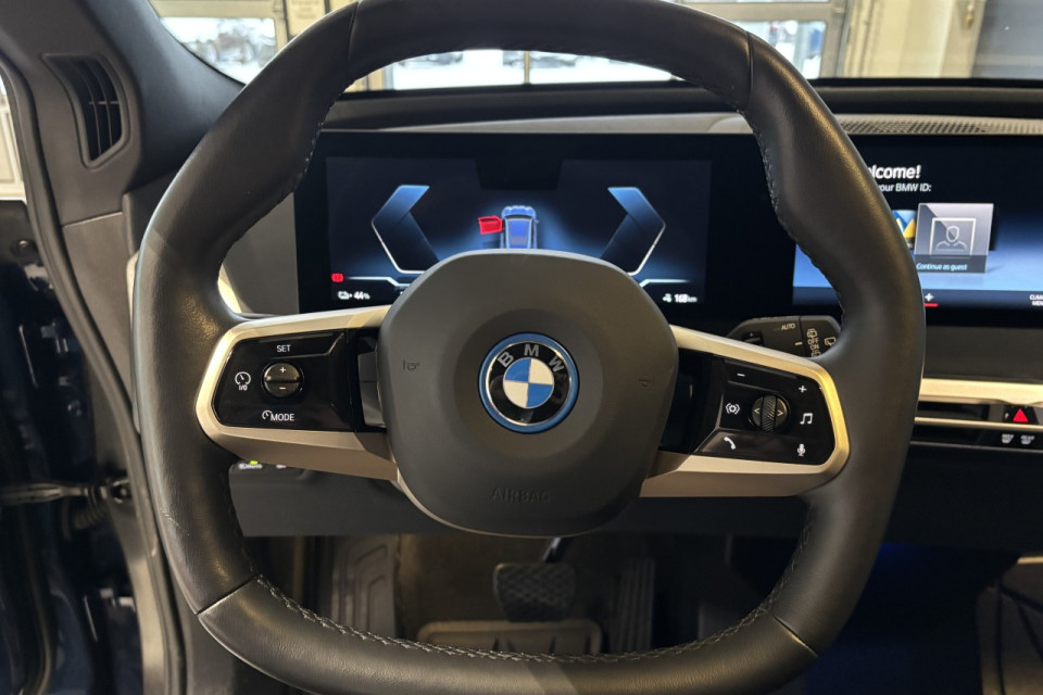 2023 BMW iX - Image 15