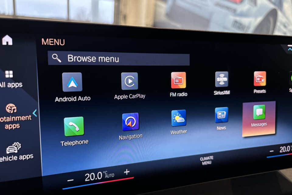 2023 BMW iX - Image 17