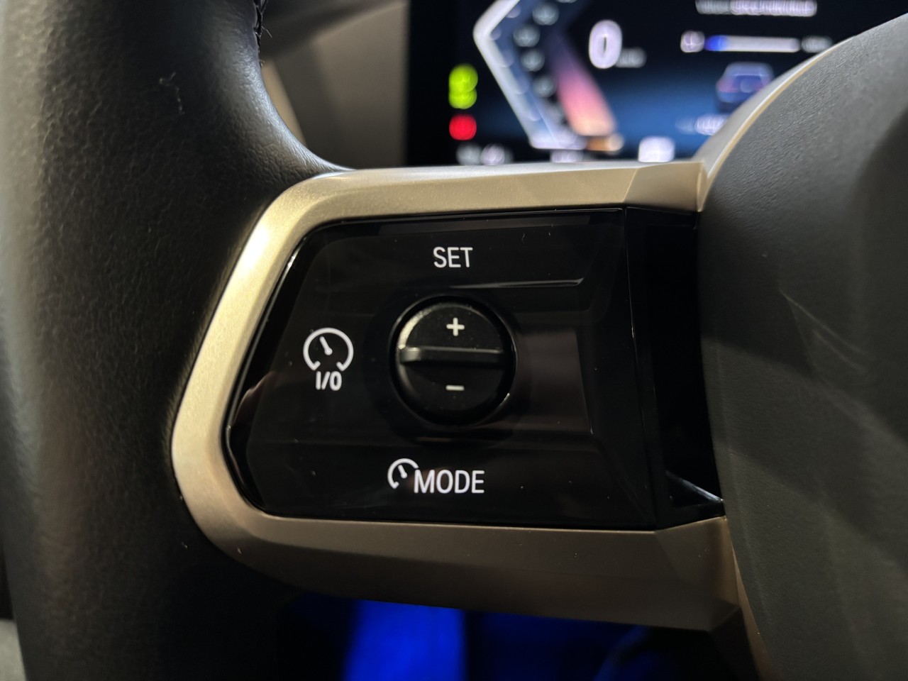 2023 BMW iX - Image 20