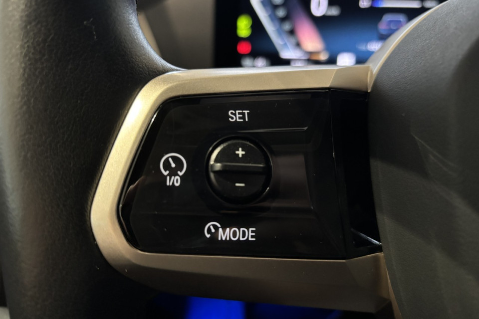 2023 BMW iX - Image 20