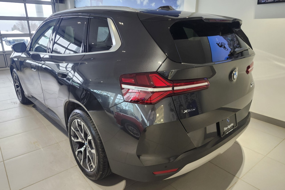2025 BMW X3 - Image 3