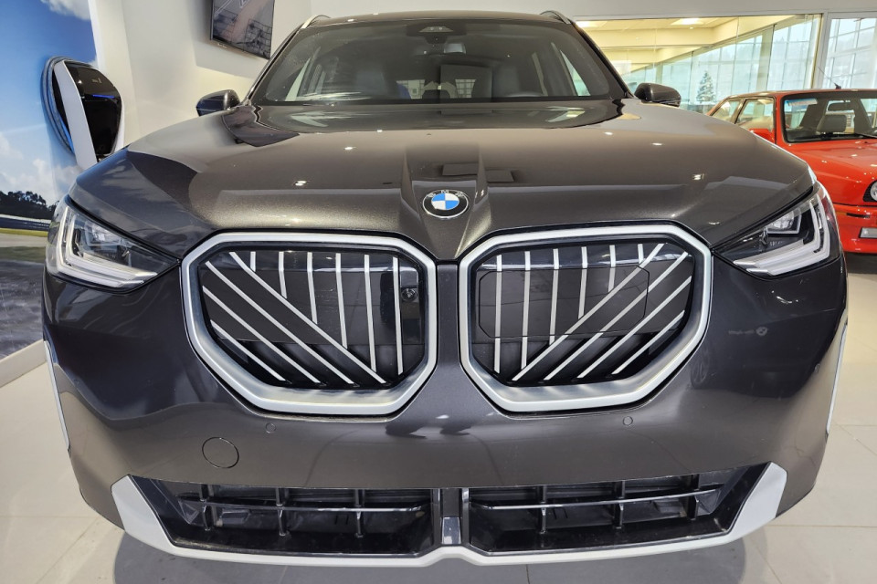 2025 BMW X3 - Image 10