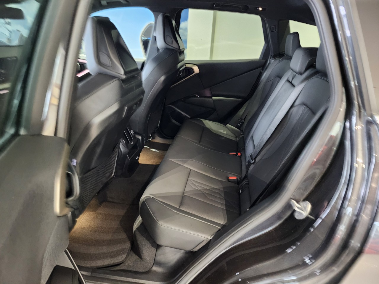 2025 BMW X3 - Image 14