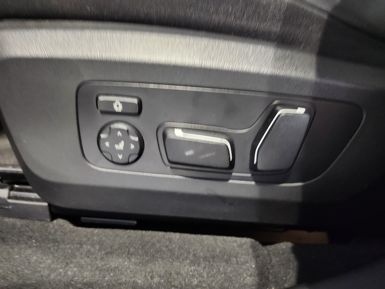 2025 BMW X3 - Image 13