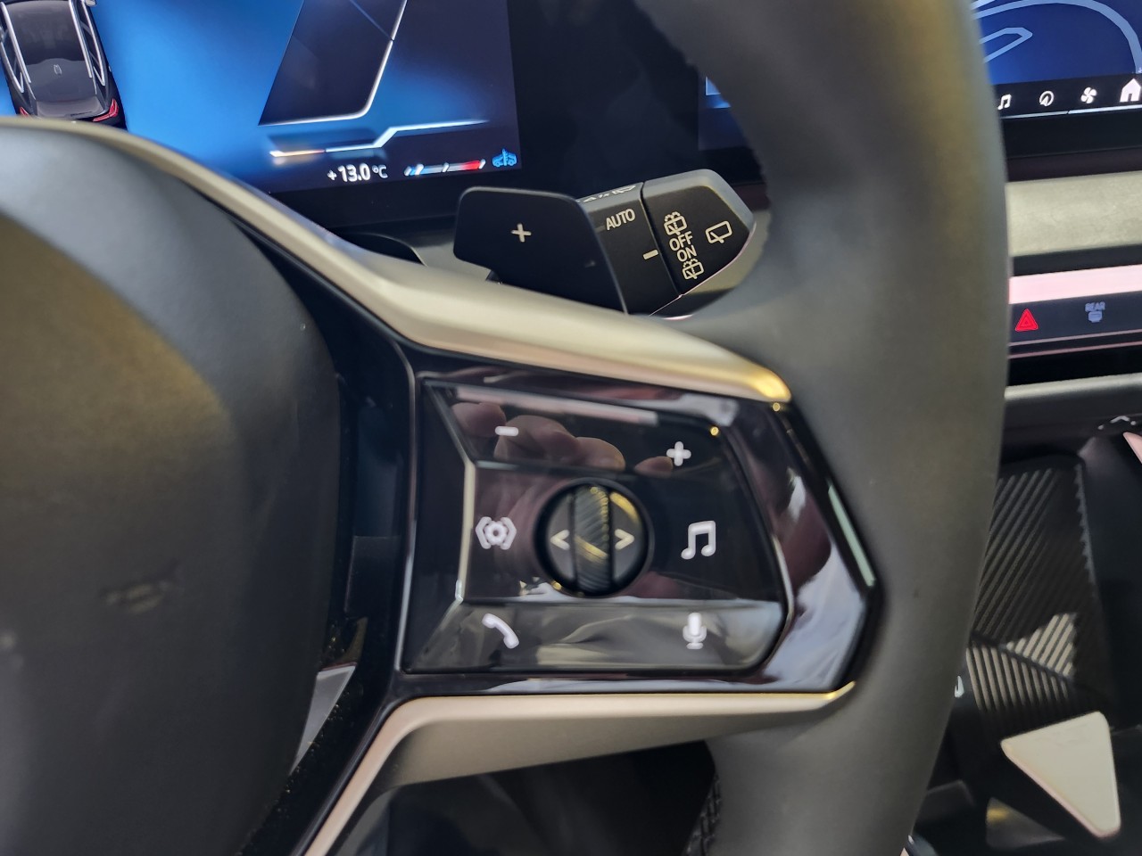 2025 BMW X3 - Image 17