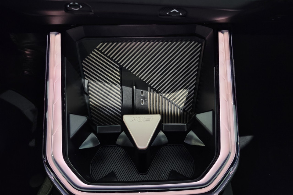 2025 BMW X3 - Image 21