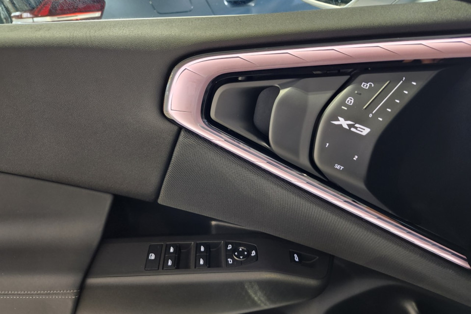 2025 BMW X3 - Image 24