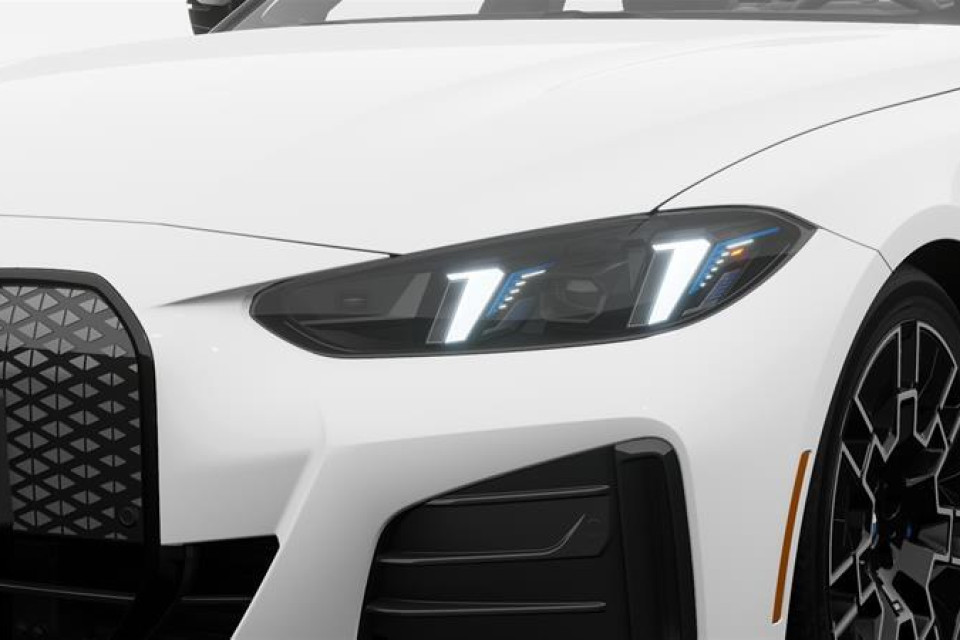 2025 BMW i4 - Image 3