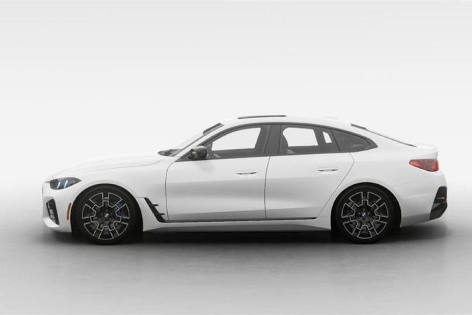 2025 BMW i4 - Image 5