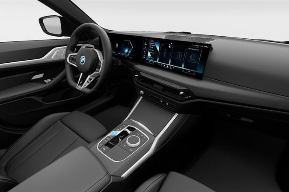 2025 BMW i4 - Image 11