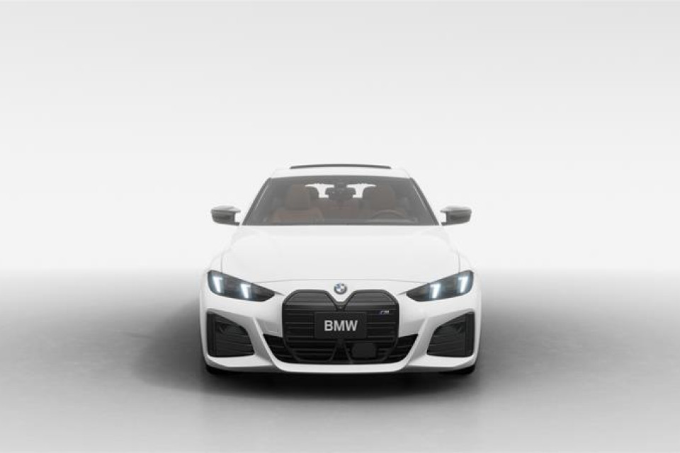 2025 BMW i4 - Image 3