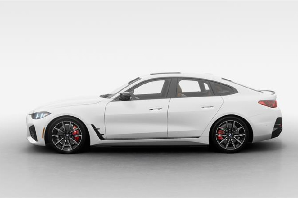 2025 BMW i4 - Image 4