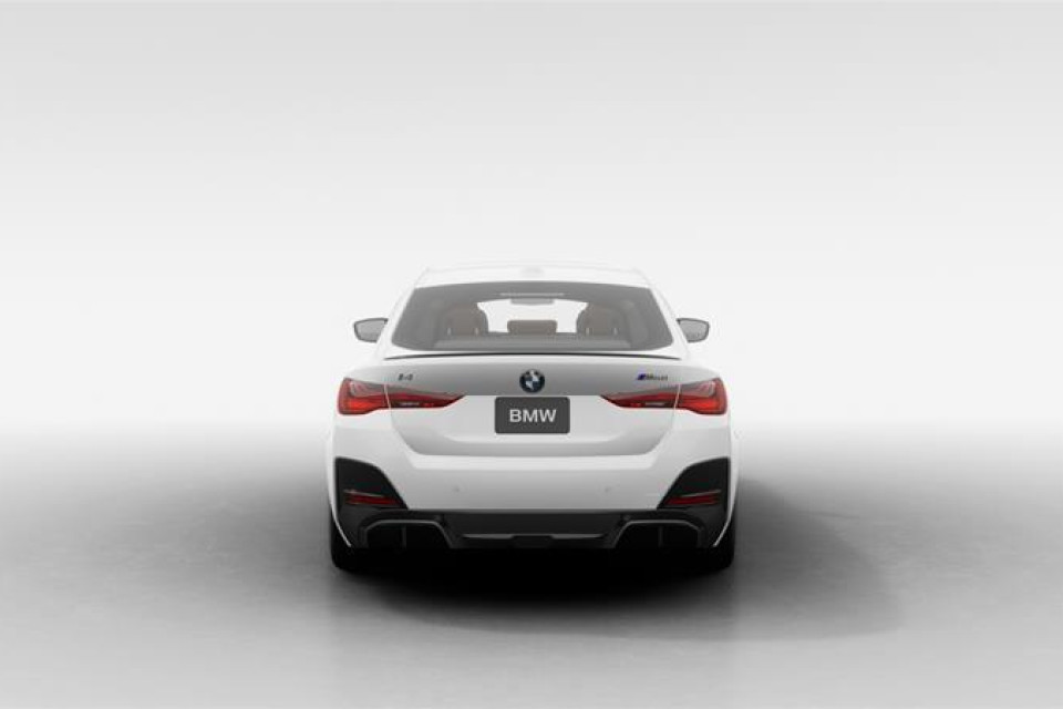 2025 BMW i4 - Image 5