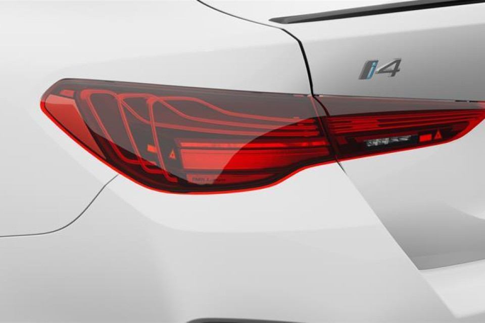 2025 BMW i4 - Image 8