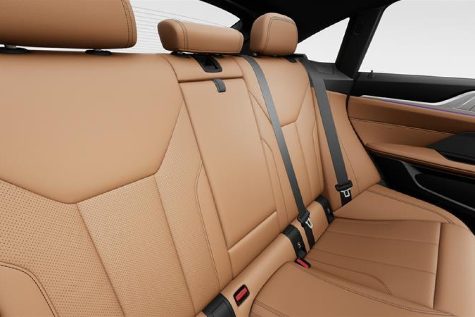 2025 BMW i4 - Image 12