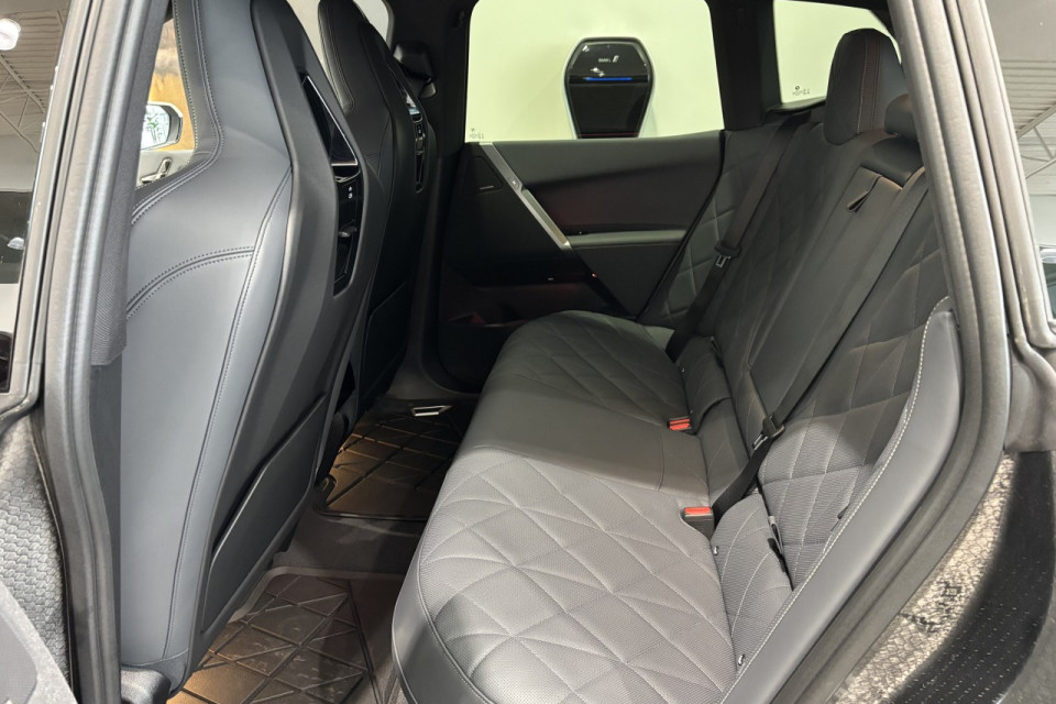 2026 BMW iX - Image 13