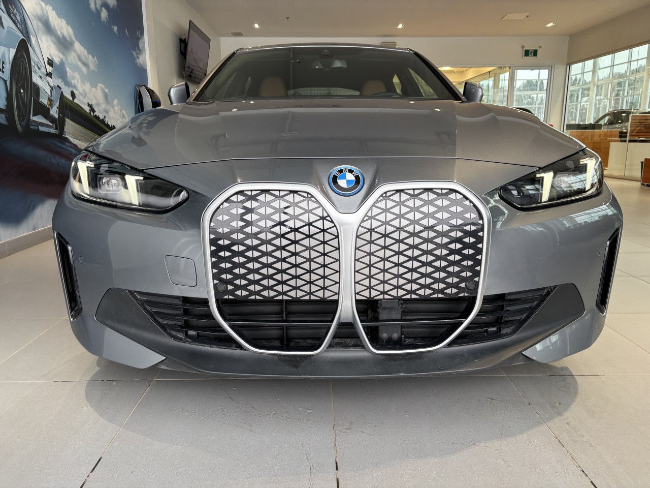 2025 BMW i4 - Image 11