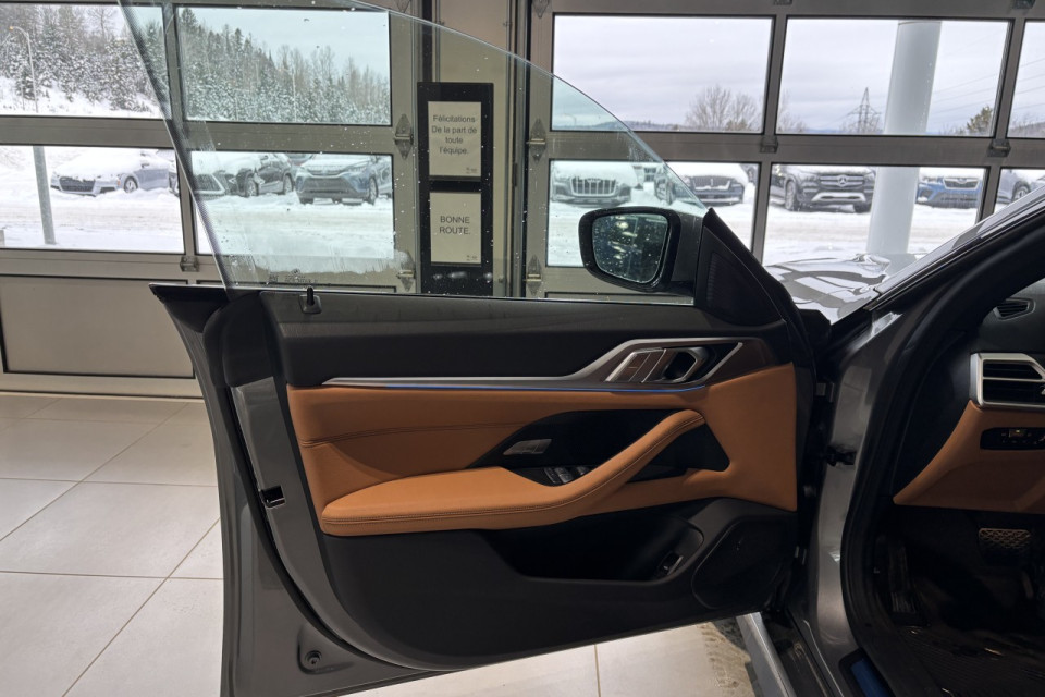 2025 BMW i4 - Image 14