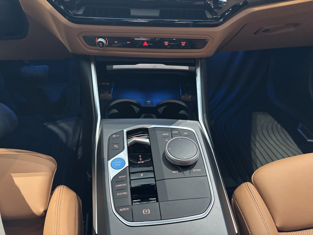 2025 BMW i4 - Image 17