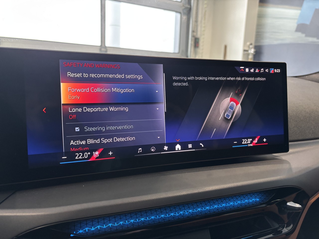 2025 BMW i4 - Image 21