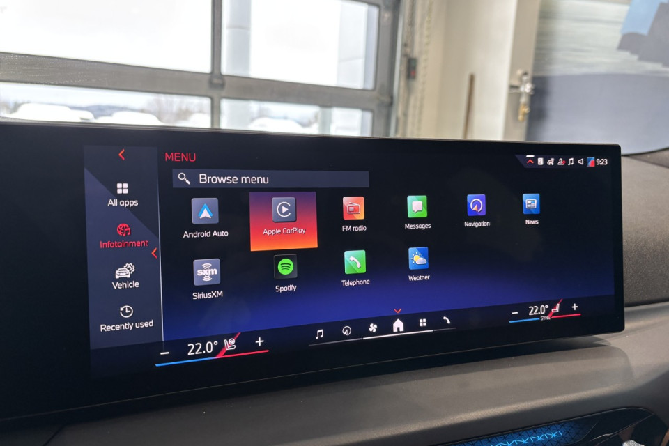 2025 BMW i4 - Image 22