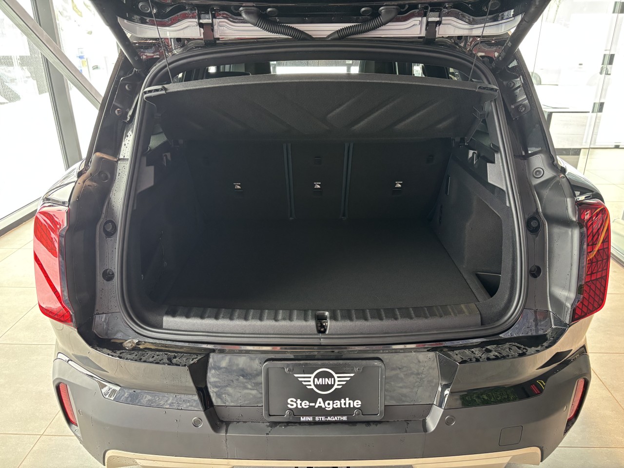 2025 MINI Countryman - Image 6