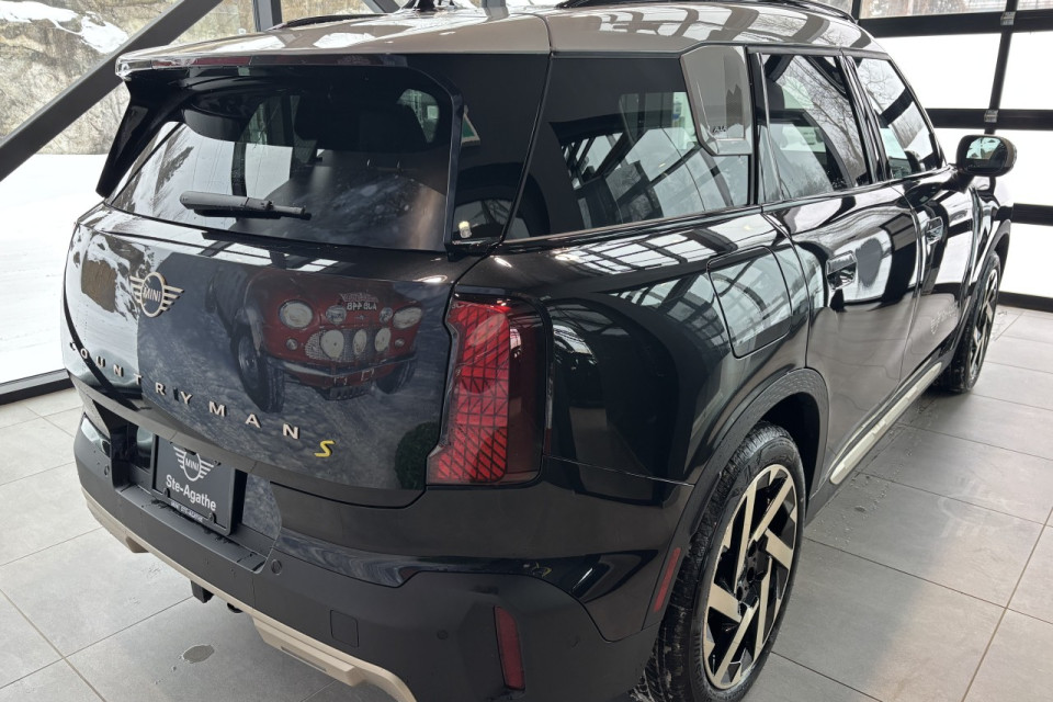 2025 MINI Countryman - Image 8