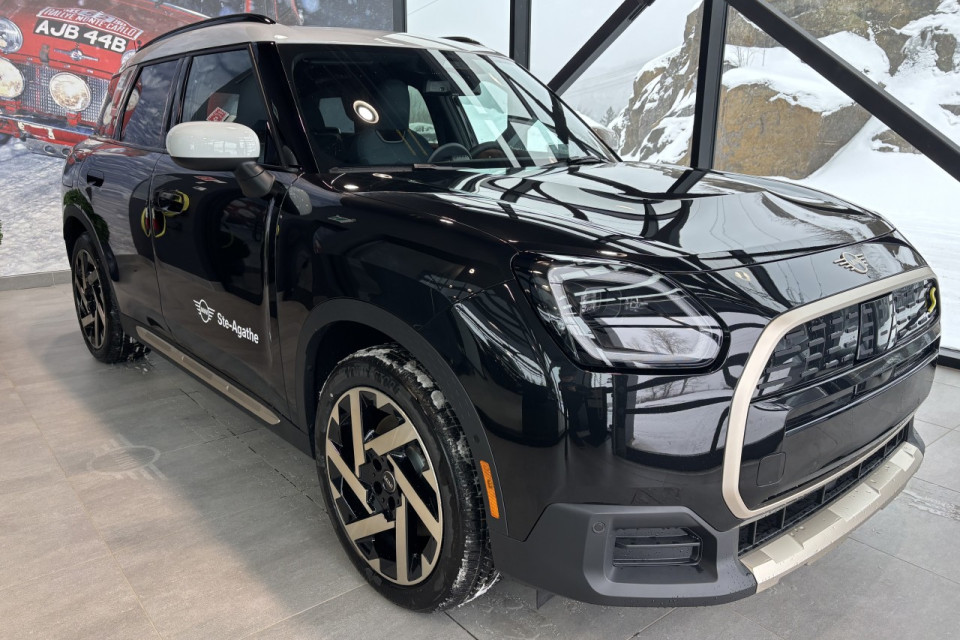 2025 MINI Countryman - Image 9