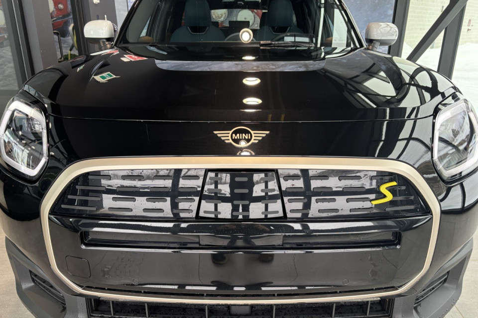 2025 MINI Countryman - Image 10