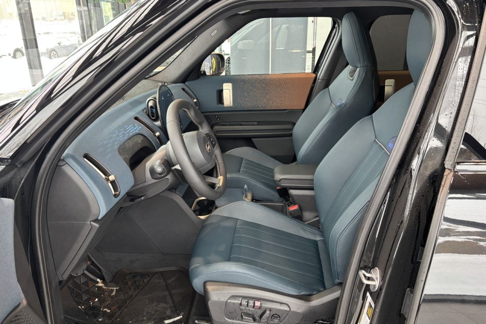 2025 MINI Countryman - Image 11