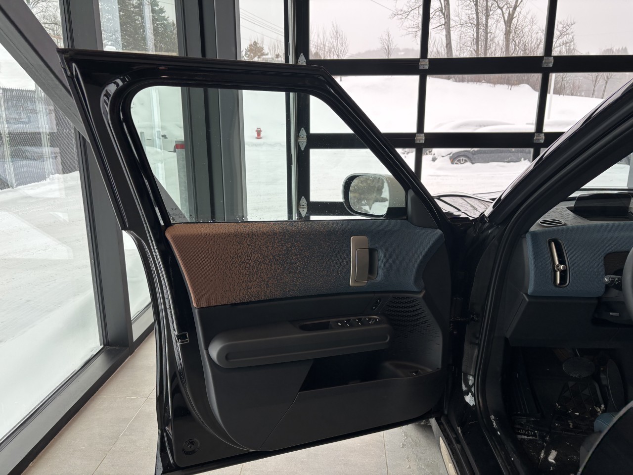 2025 MINI Countryman - Image 13