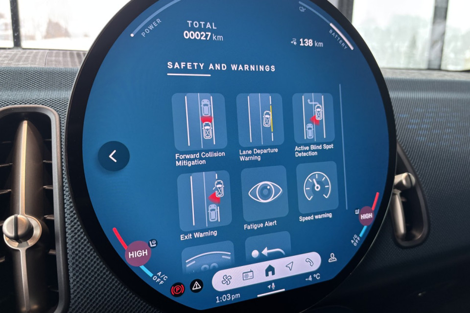 2025 MINI Countryman - Image 18