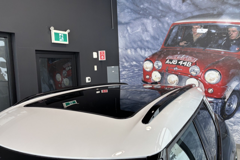 2025 MINI Countryman - Image 21