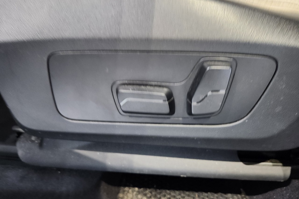 2023 BMW X1 - Image 12