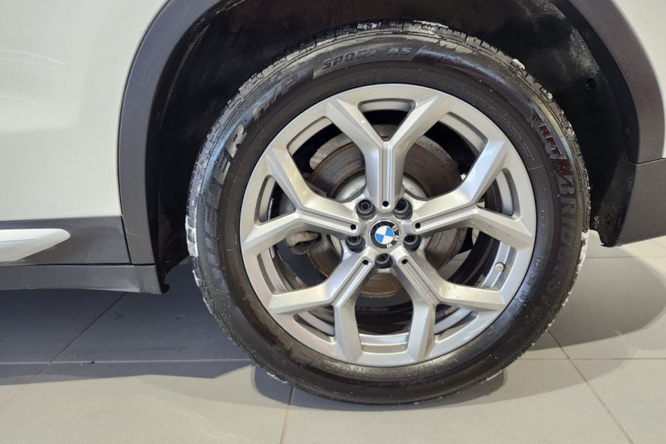 2023 BMW X3 - Image 3