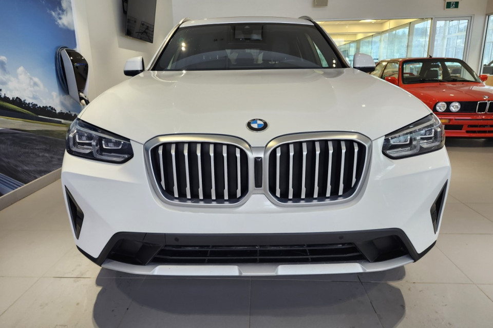 2023 BMW X3 - Image 9