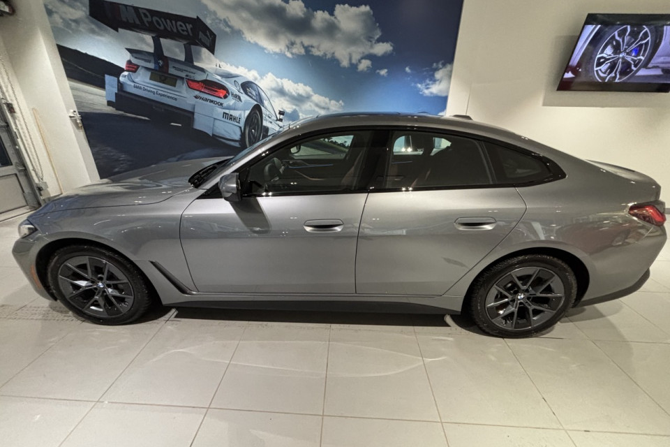 2025 BMW i4 - Image 2