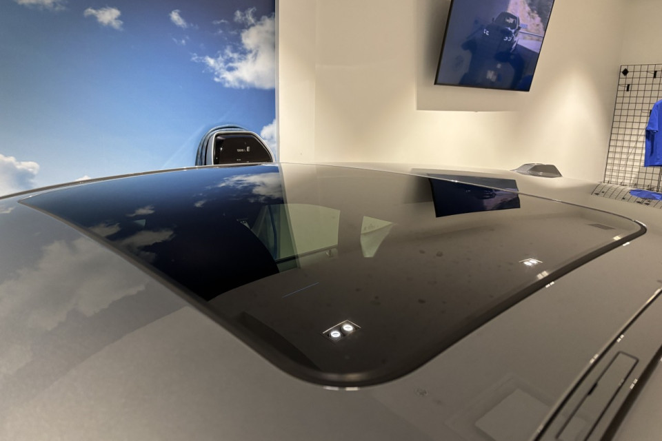 2025 BMW i4 - Image 13