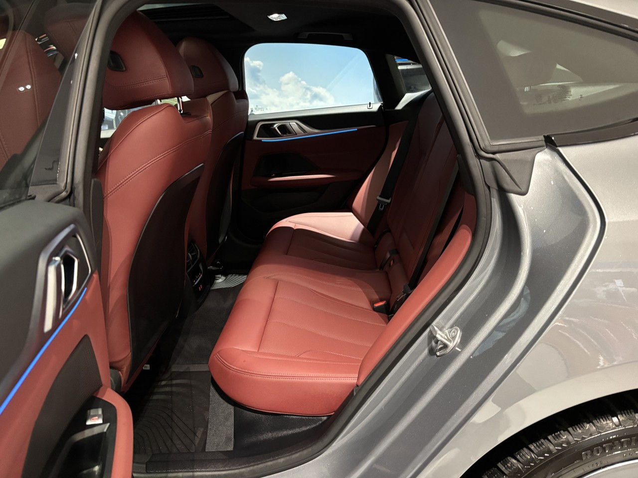 2025 BMW i4 - Image 14