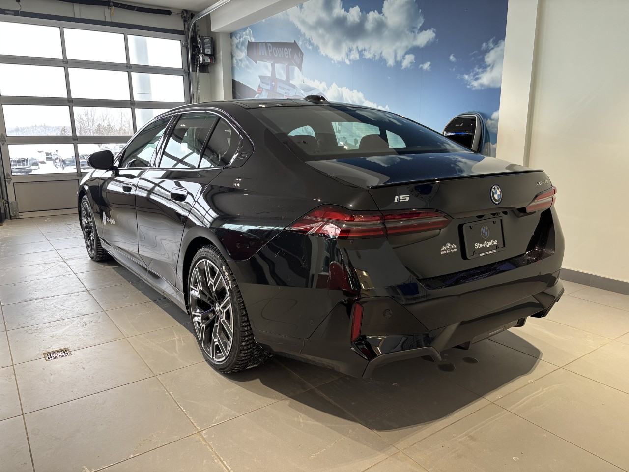 2026 BMW i5 - Image 4