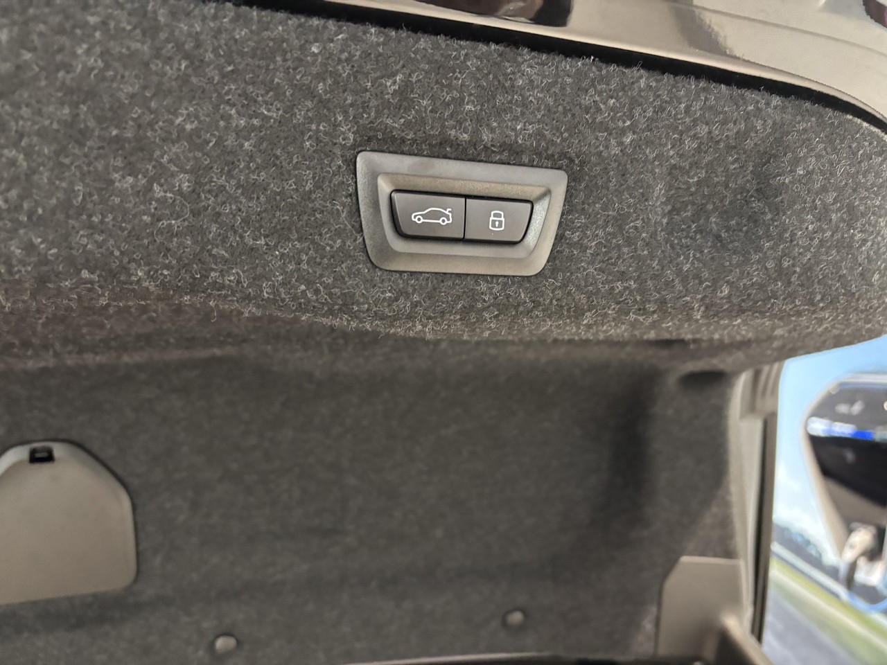 2026 BMW i5 - Image 6