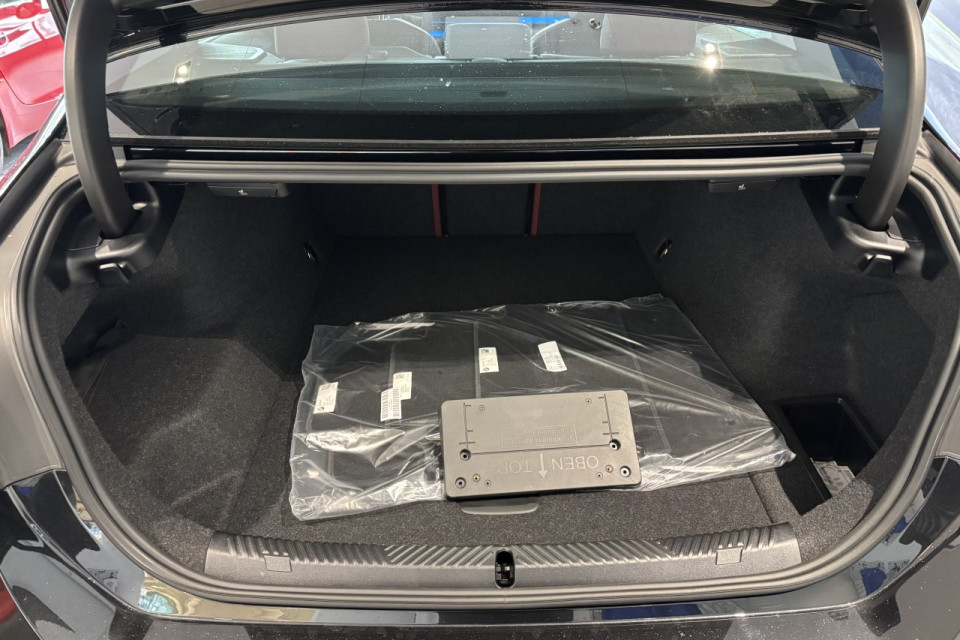 2026 BMW i5 - Image 7