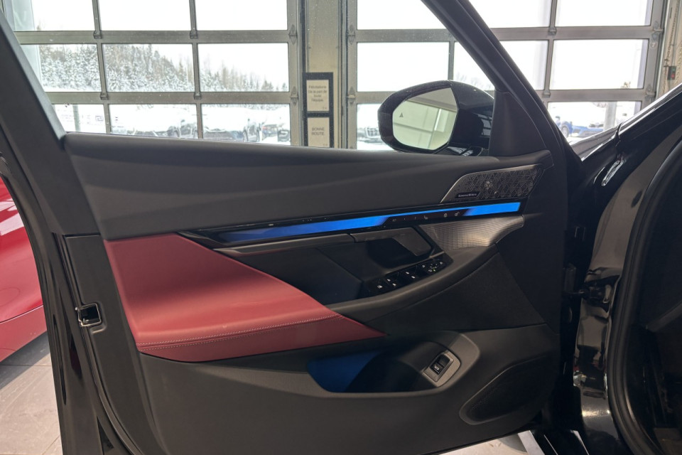 2026 BMW i5 - Image 12