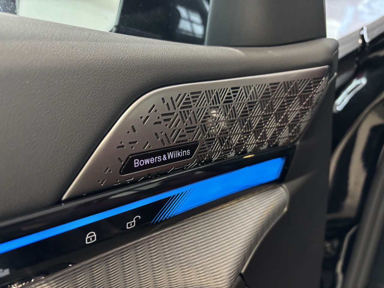 2026 BMW i5 - Image 14