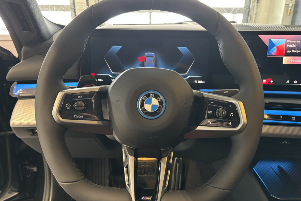 2026 BMW i5 - Image 17