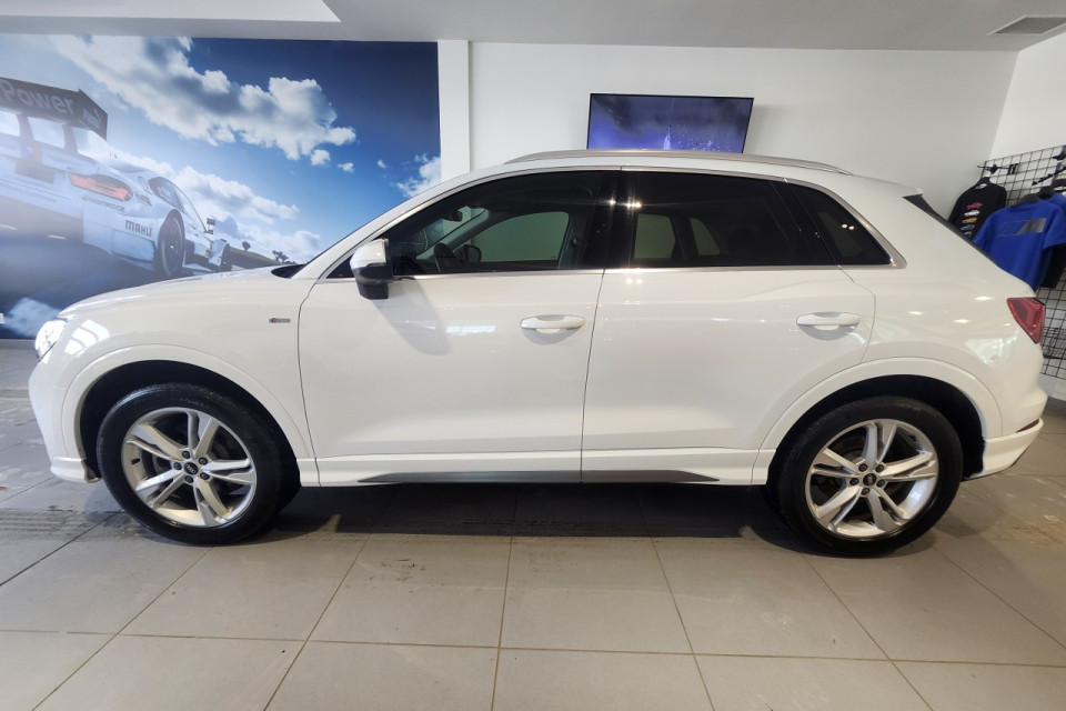 2021 Audi Q3 - Image 2