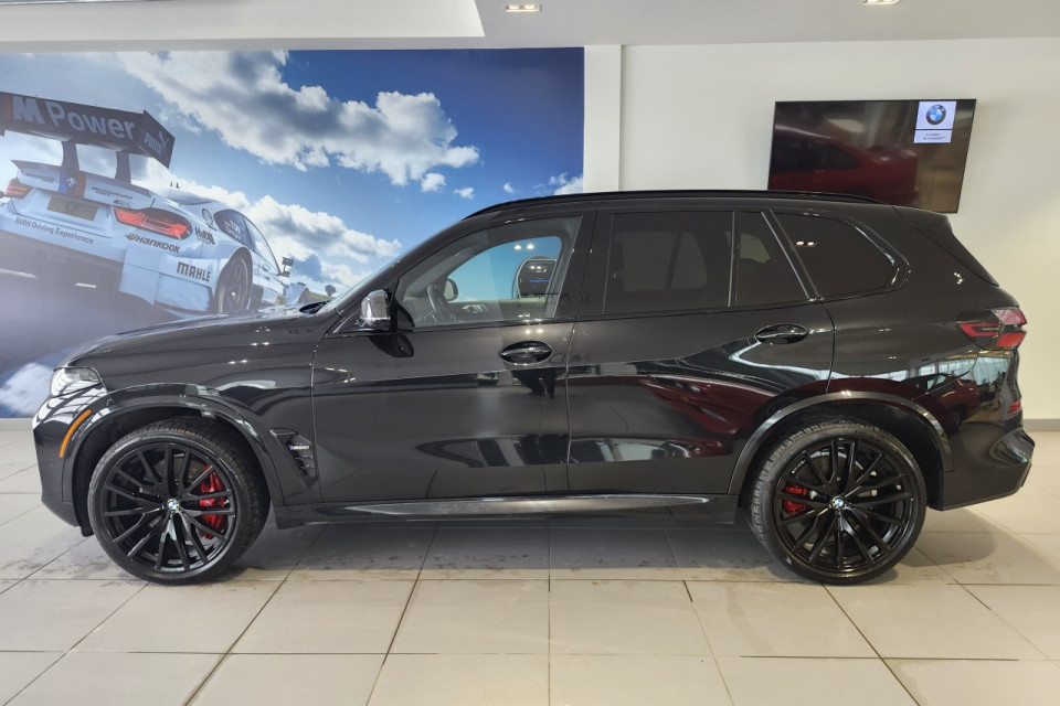 2025 BMW X5 - Image 2